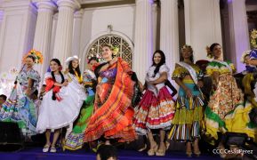 Celebración del Día Nacional del Huipil