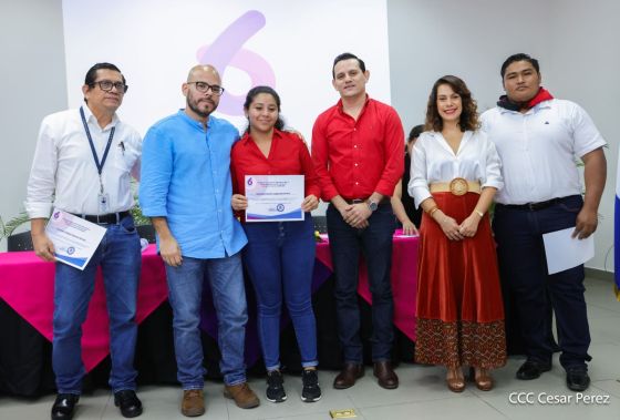 Estudiantes que realizaron prácticas en Medios del Poder Ciudadano reciben reconocimientos