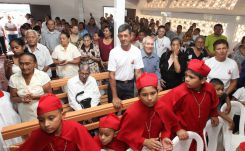 Comunidad Los Ladinos recibe jubilosa a Cardenal Leopoldo Brenes