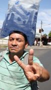Familias nicaragüenses caminan como Pueblo Victorioso, Pueblo que Vence