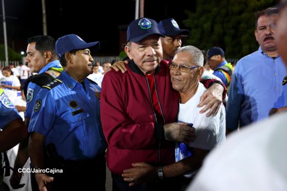 Entrega autobuses a transportistas en homenaje al Comandante Germán Pomares Ordóñez
