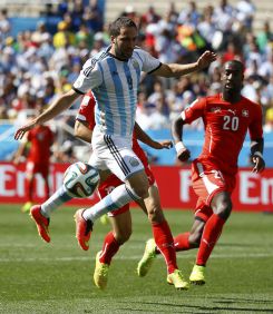 Argentina vence a Suiza y pasa a cuartos de final
