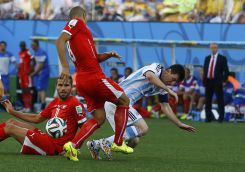 Argentina vence a Suiza y pasa a cuartos de final