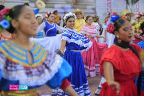 Gran Baile del Huipil en la Plaza Soberanía en Managua