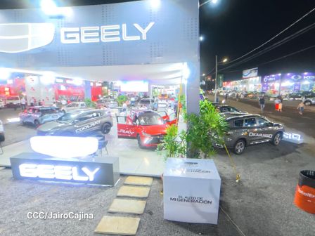 Familias de Managua disfrutan de la Feria Ganadera Navidad 2025