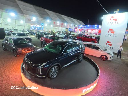 Familias de Managua disfrutan de la Feria Ganadera Navidad 2025