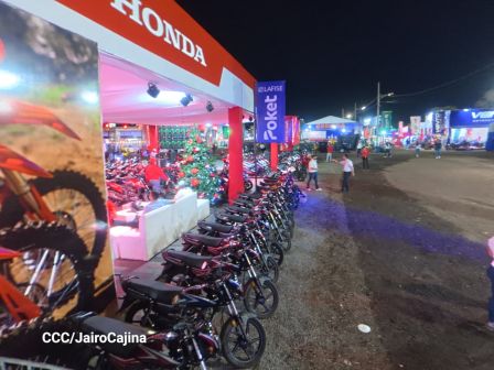 Familias de Managua disfrutan de la Feria Ganadera Navidad 2025