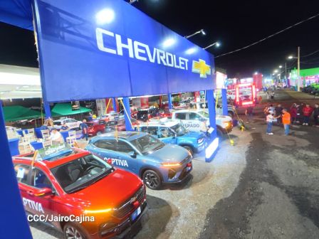 Familias de Managua disfrutan de la Feria Ganadera Navidad 2025