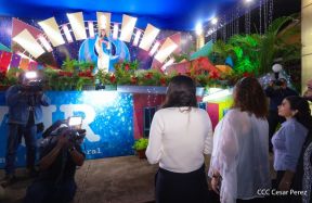 Inauguración de altares en honor a la Inmaculada Concepción de María en la Avenida de Bolívar a Chávez