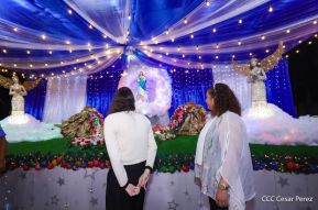 Inauguración de altares en honor a la Inmaculada Concepción de María en la Avenida de Bolívar a Chávez