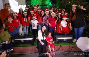 Inauguración de altares en honor a la Inmaculada Concepción de María en la Avenida de Bolívar a Chávez