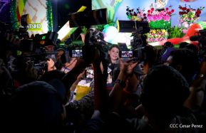 Inauguración de altares en honor a la Inmaculada Concepción de María en la Avenida de Bolívar a Chávez