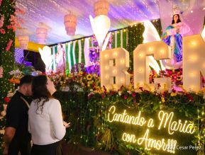 Inauguración de altares en honor a la Inmaculada Concepción de María en la Avenida de Bolívar a Chávez