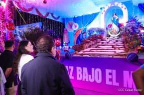 Inauguración de altares en honor a la Inmaculada Concepción de María en la Avenida de Bolívar a Chávez