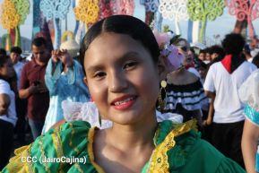 Jóvenes nicaragüenses rinden homenaje a Simón Bolívar con caminata y concierto en Managua