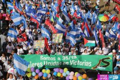 Juventud camina en Amor, Paz y Vida hacia Nuevos Tiempos