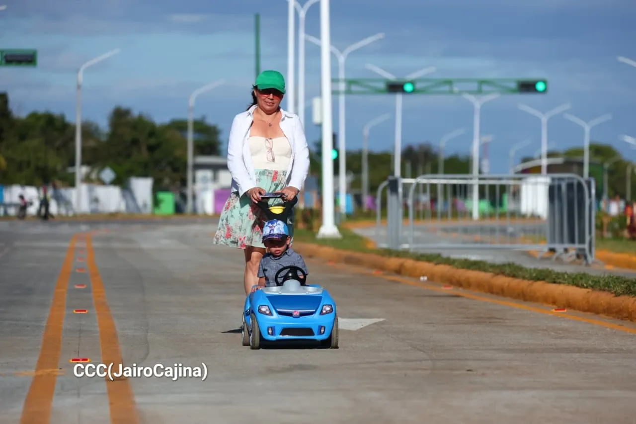 Entrega del Tramo Cuatro de la Pista Héroes de la Insurrección