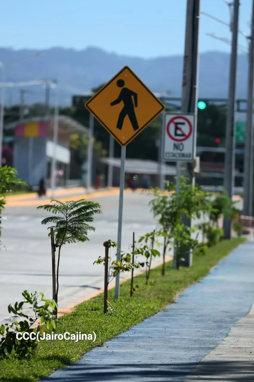 Entrega del Tramo Cuatro de la Pista Héroes de la Insurrección
