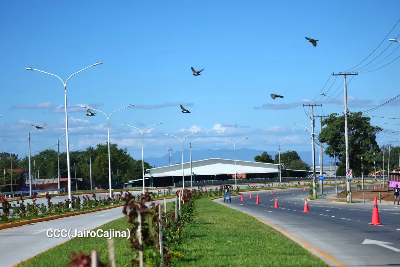 Entrega del Tramo Cuatro de la Pista Héroes de la Insurrección