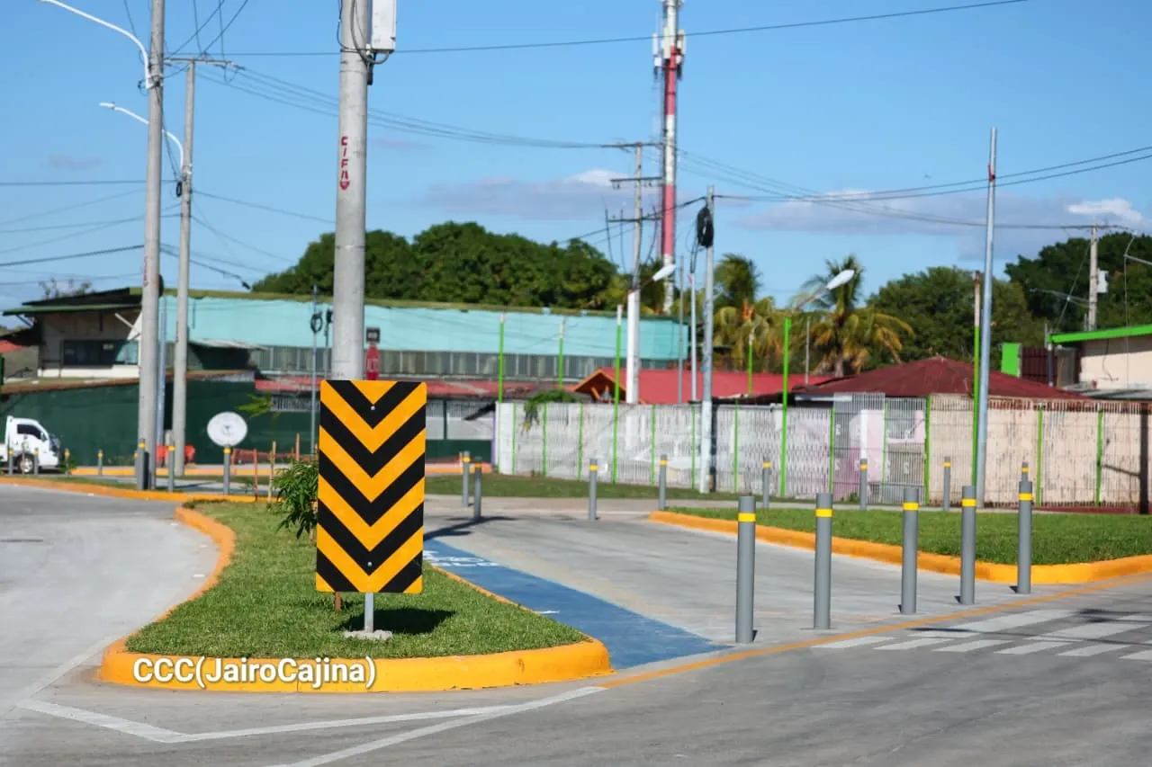 Entrega del Tramo Cuatro de la Pista Héroes de la Insurrección