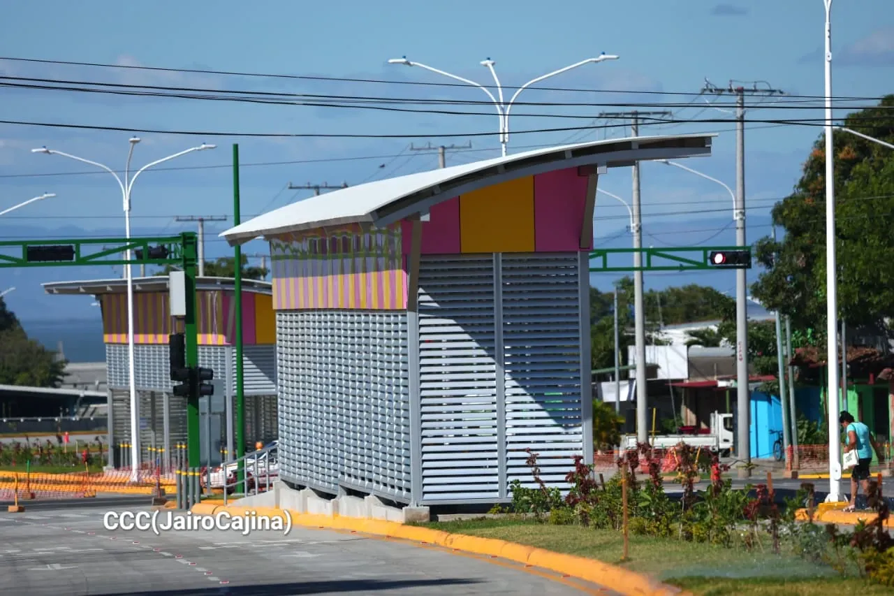 Entrega del Tramo Cuatro de la Pista Héroes de la Insurrección