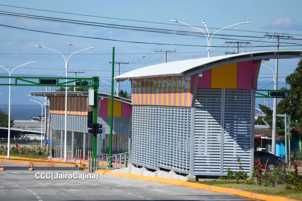 Entrega del Tramo Cuatro de la Pista Héroes de la Insurrección