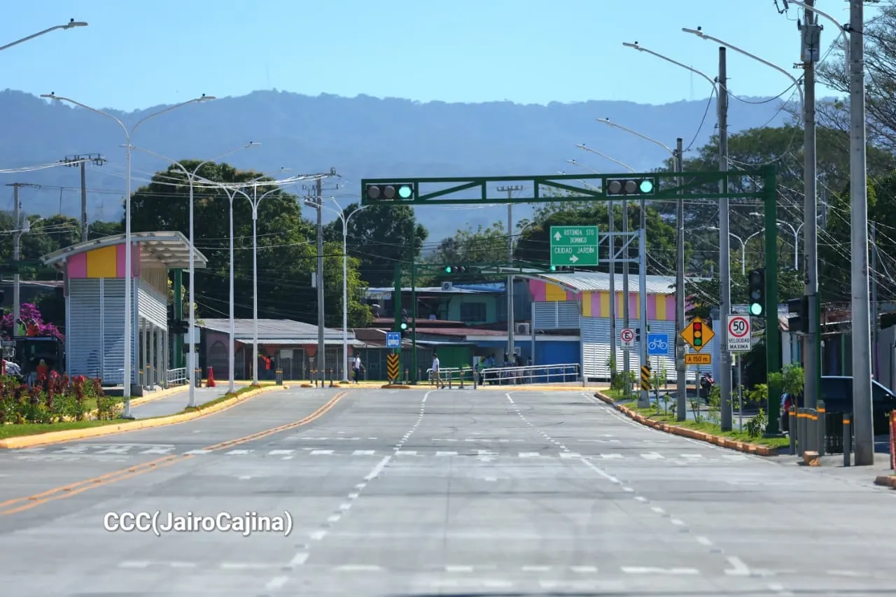 Entrega del Tramo Cuatro de la Pista Héroes de la Insurrección