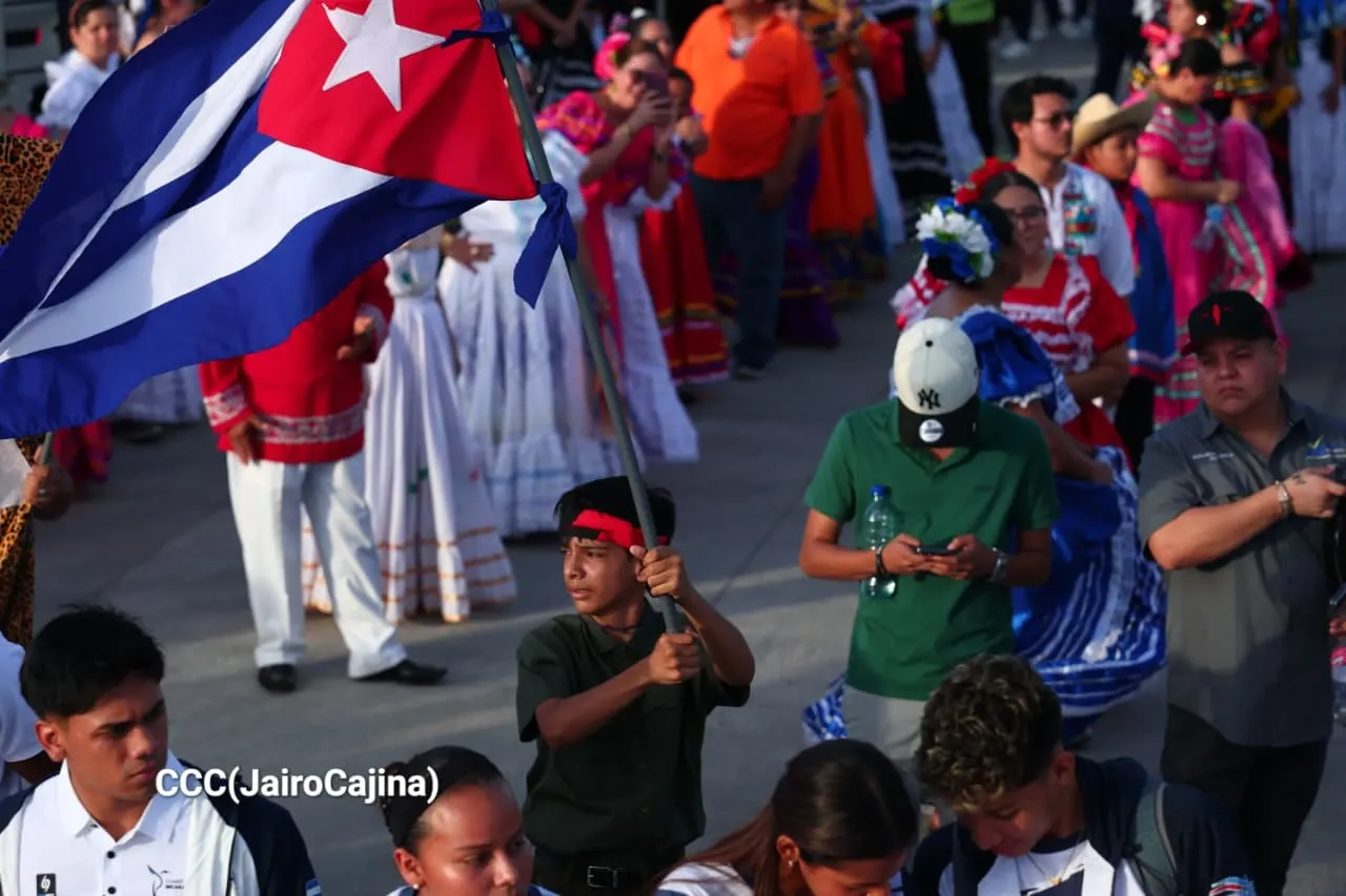 Entrega del Tramo Cuatro de la Pista Héroes de la Insurrección
