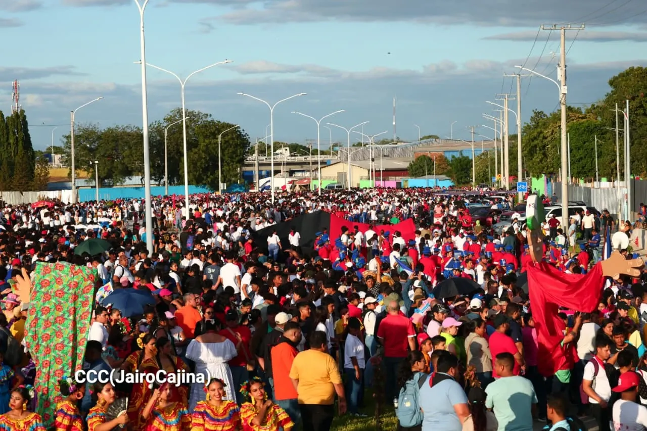 Entrega del Tramo Cuatro de la Pista Héroes de la Insurrección