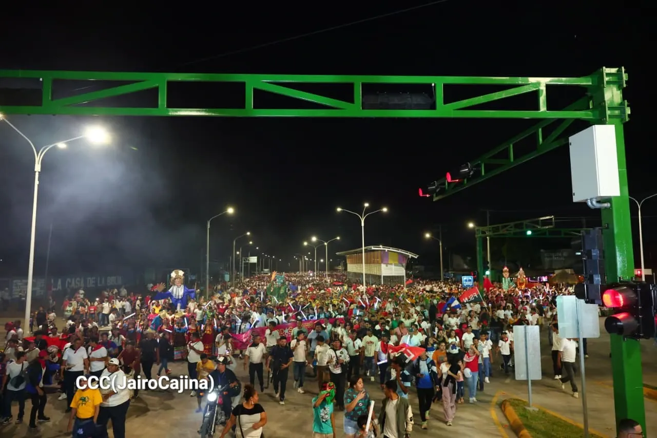 Entrega del Tramo Cuatro de la Pista Héroes de la Insurrección