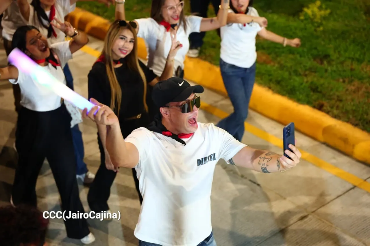 Entrega del Tramo Cuatro de la Pista Héroes de la Insurrección