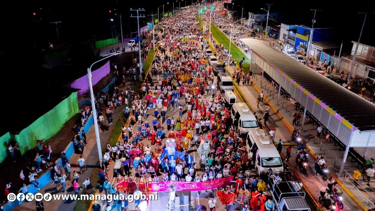 Entrega del Tramo Cuatro de la Pista Héroes de la Insurrección