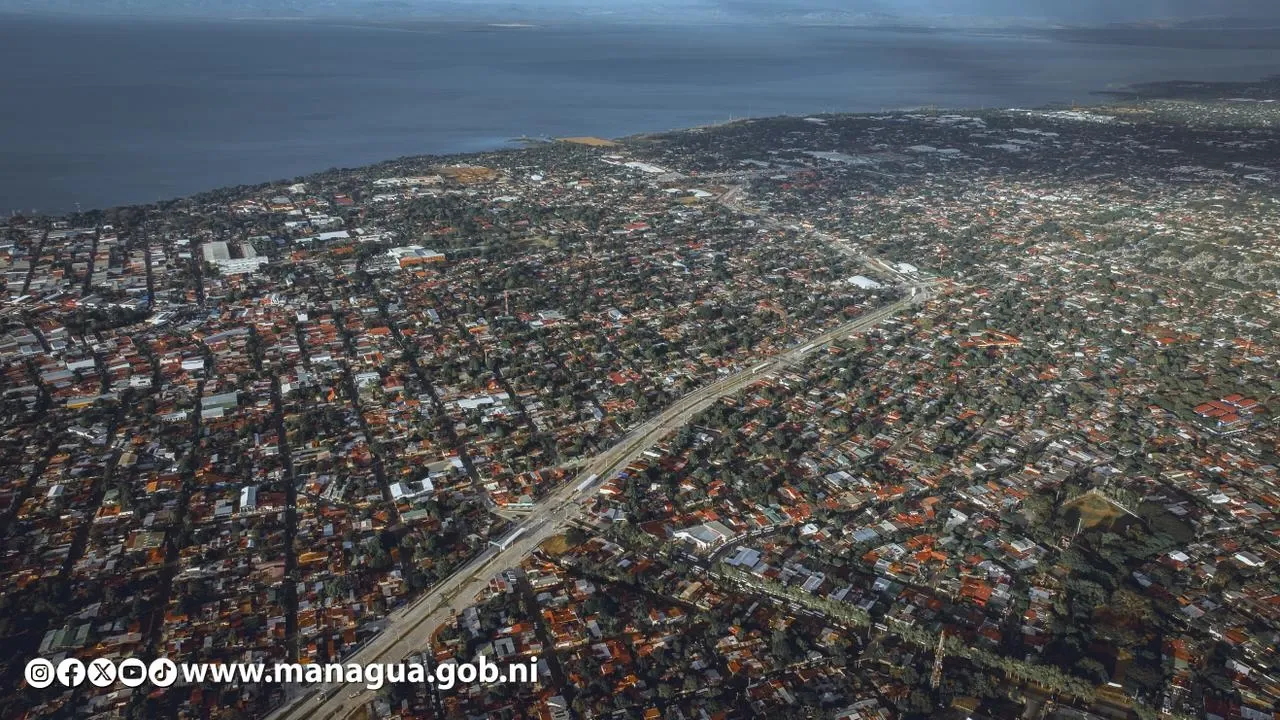 Entrega del Tramo Cuatro de la Pista Héroes de la Insurrección