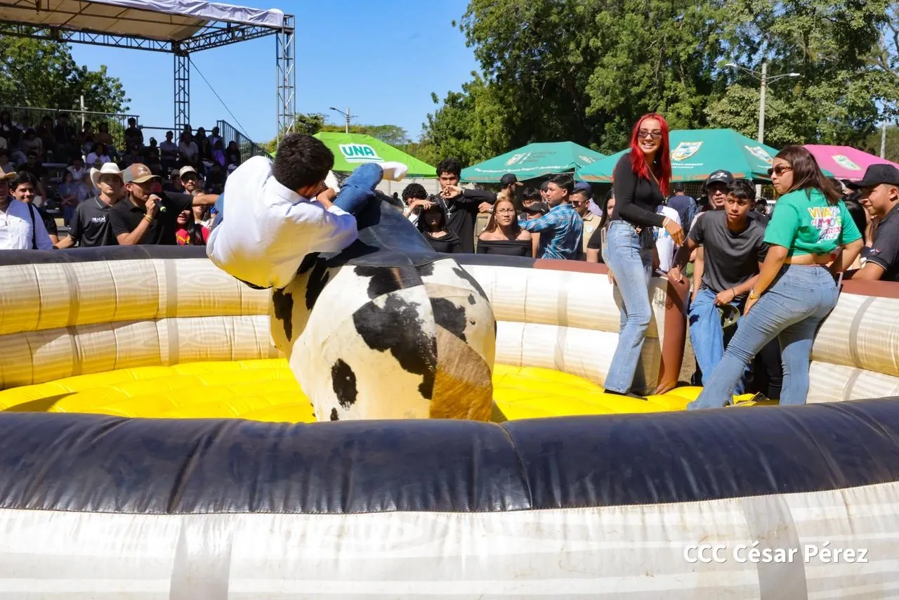 Universidades reciben a estudiantes de nuevo ingreso