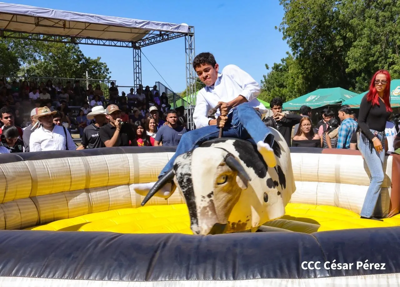 Universidades reciben a estudiantes de nuevo ingreso