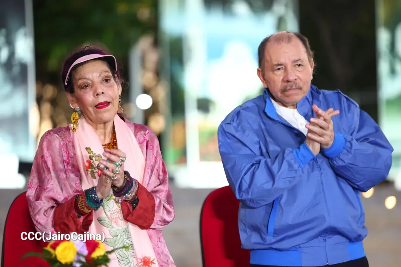 Entrega de primera Medalla de Reconciliación y Paz Cardenal Miguel Obando