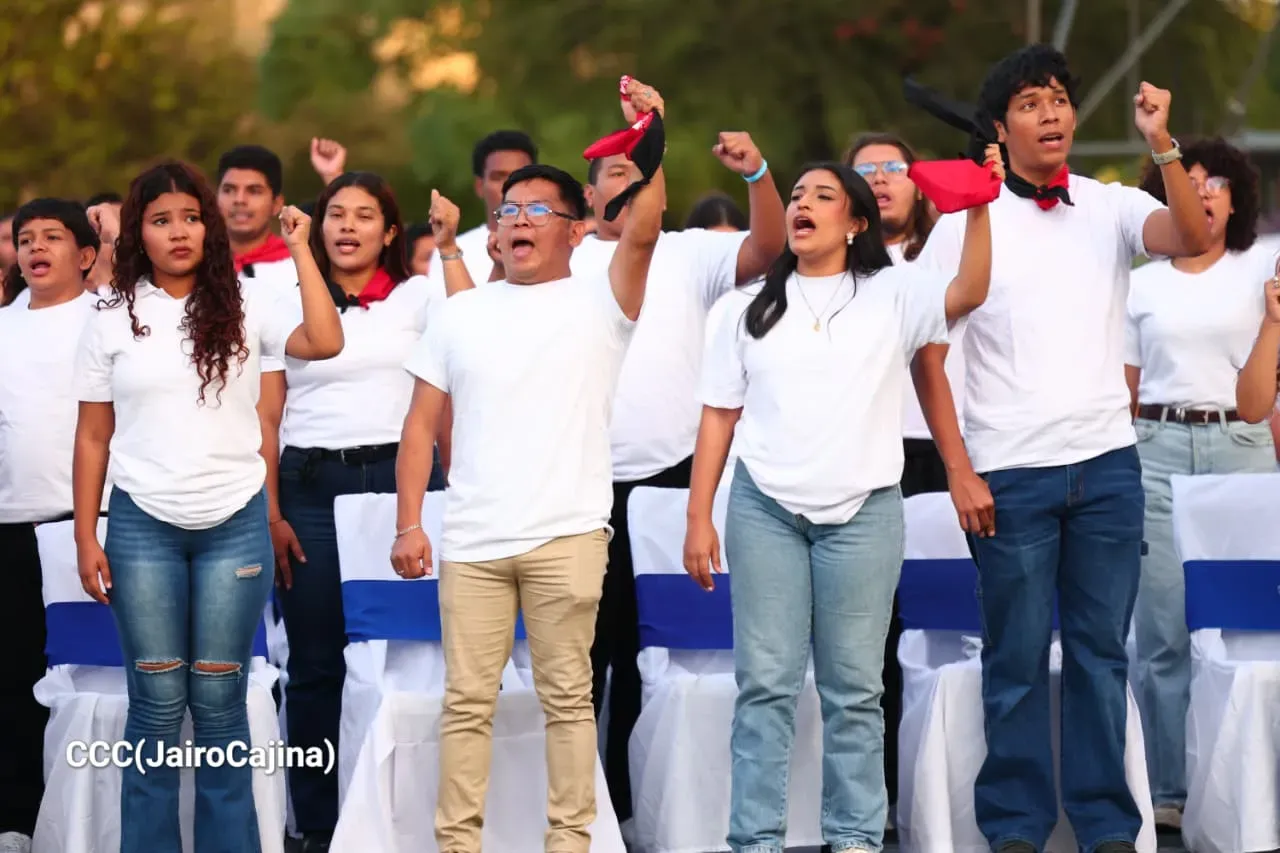 Entrega de primera Medalla de Reconciliación y Paz Cardenal Miguel Obando
