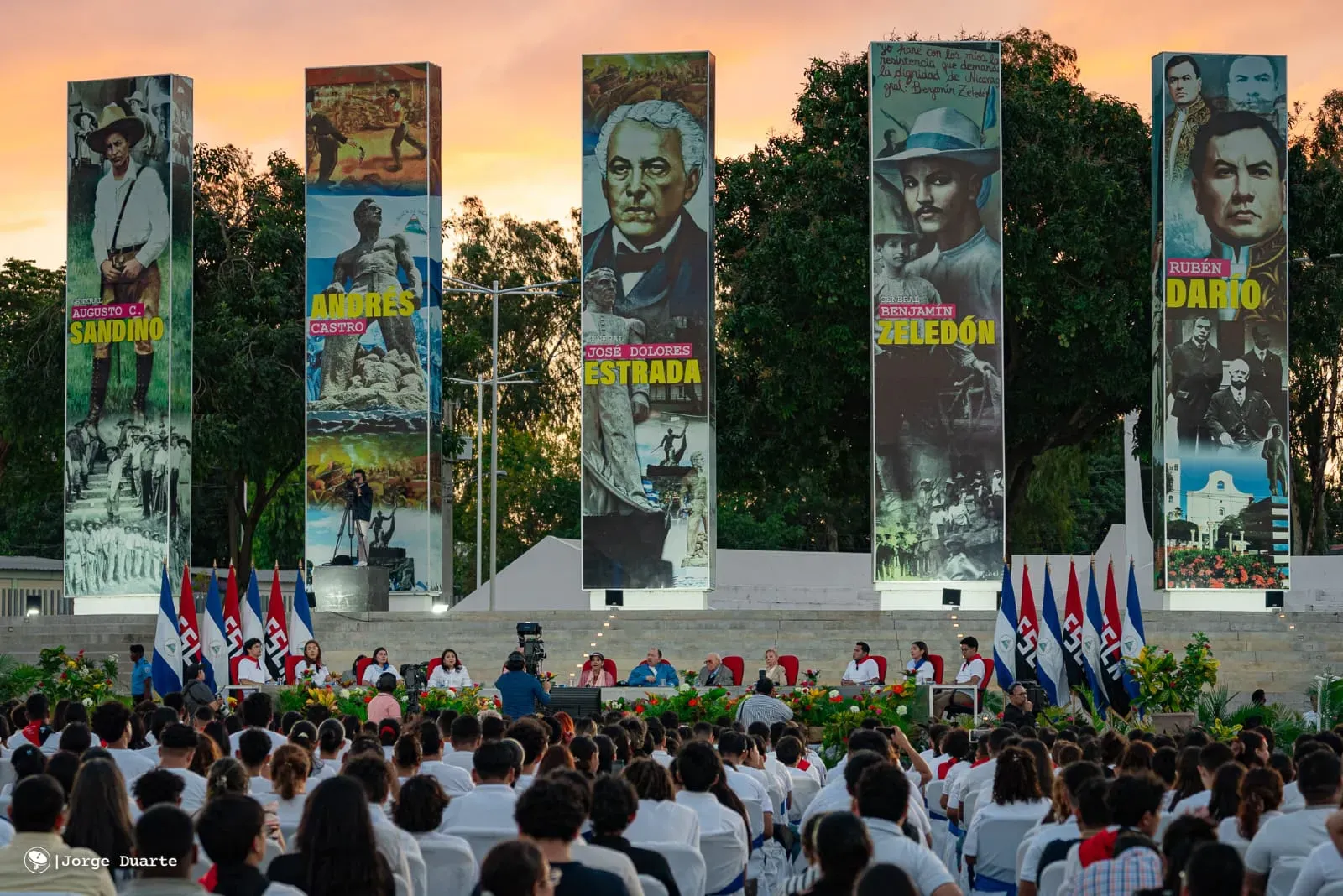 Entrega de primera Medalla de Reconciliación y Paz Cardenal Miguel Obando