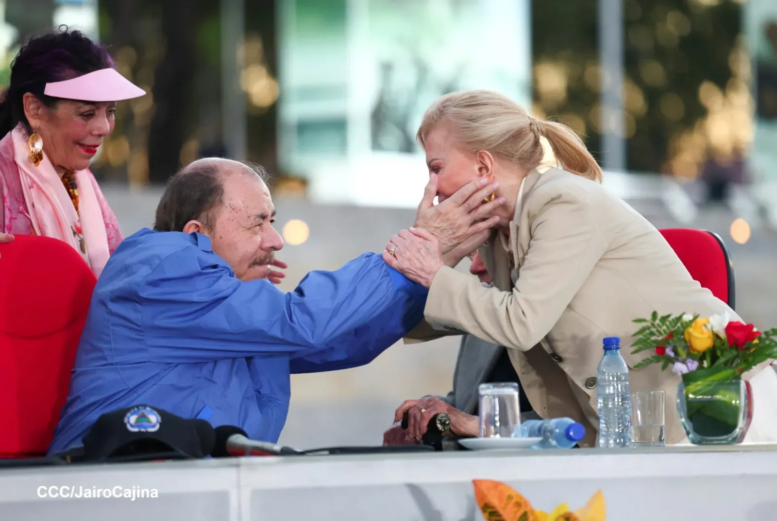 Entrega de primera Medalla de Reconciliación y Paz Cardenal Miguel Obando