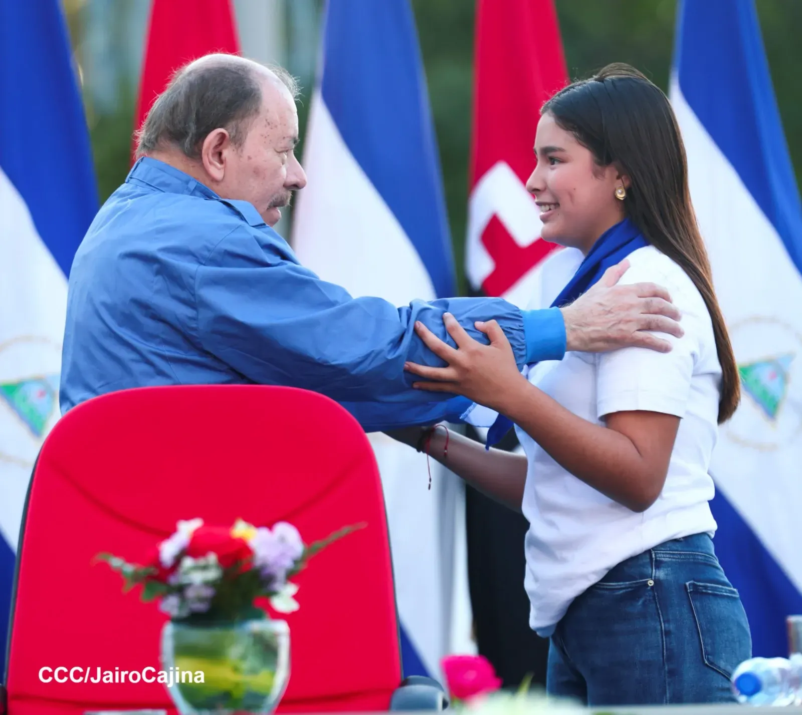 Entrega de primera Medalla de Reconciliación y Paz Cardenal Miguel Obando
