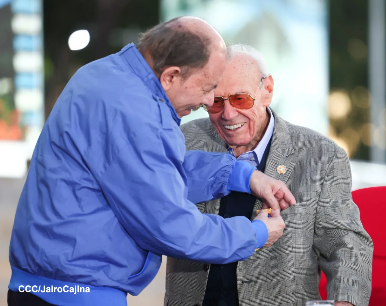 Entrega de primera Medalla de Reconciliación y Paz Cardenal Miguel Obando