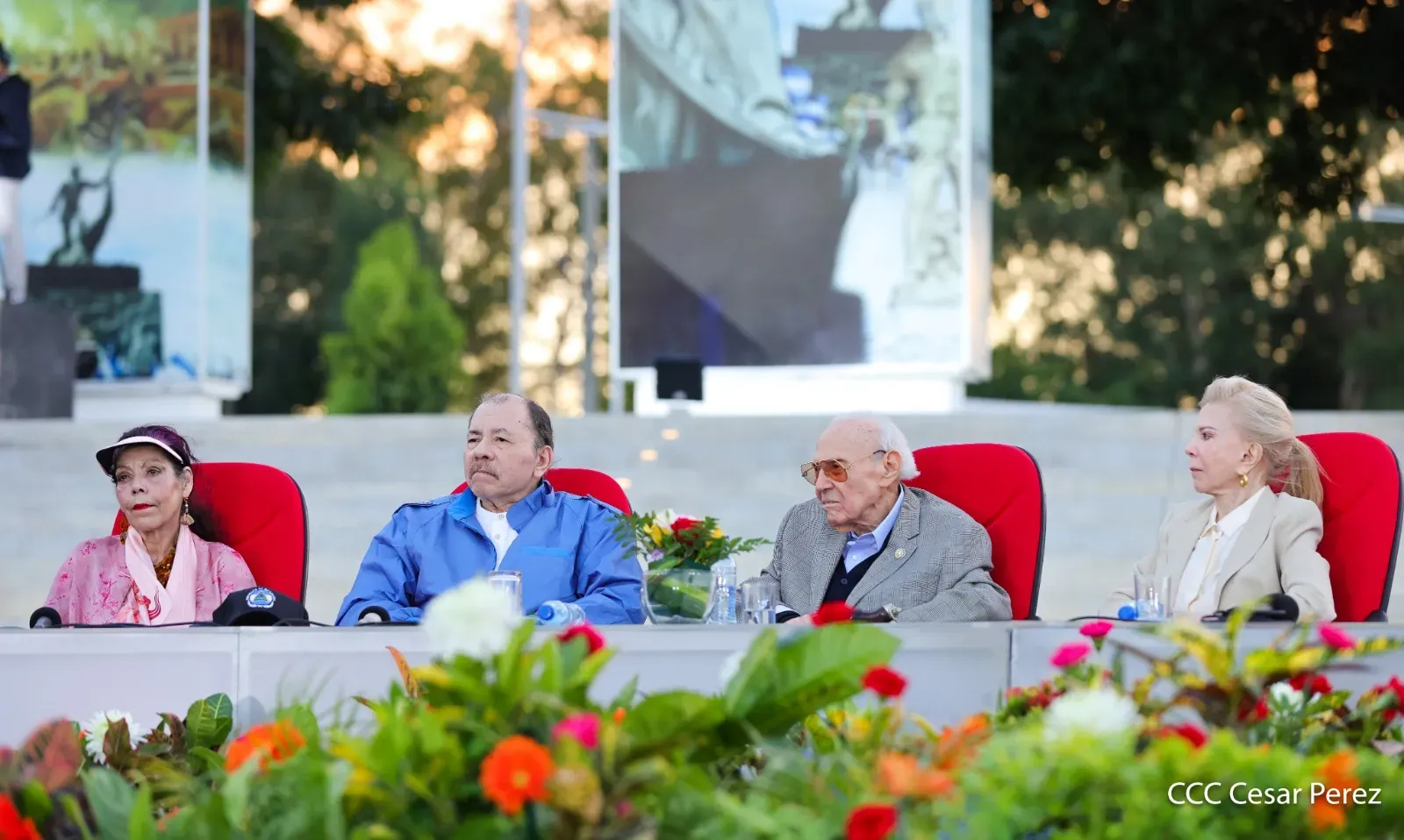 Entrega de primera Medalla de Reconciliación y Paz Cardenal Miguel Obando