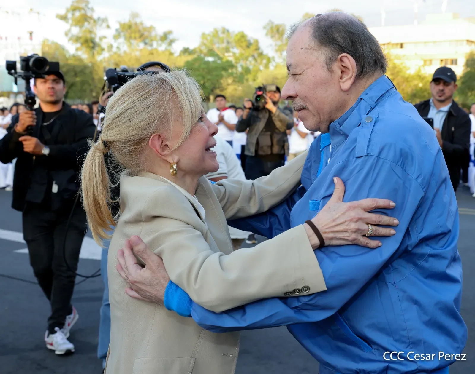Entrega de primera Medalla de Reconciliación y Paz Cardenal Miguel Obando