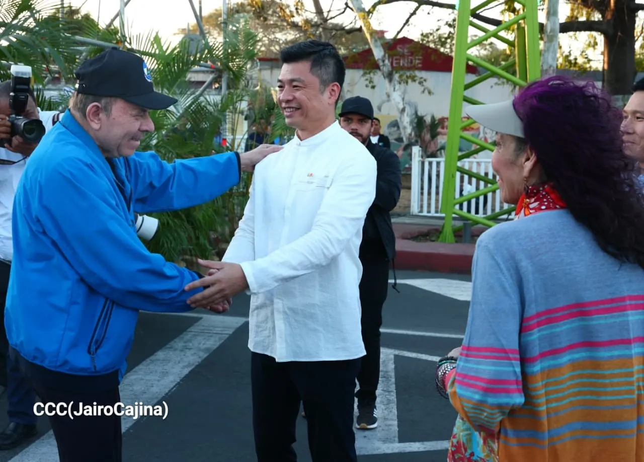 Cooperativas de Nicaragua reciben nuevas unidades de autobuses y microbuses de China