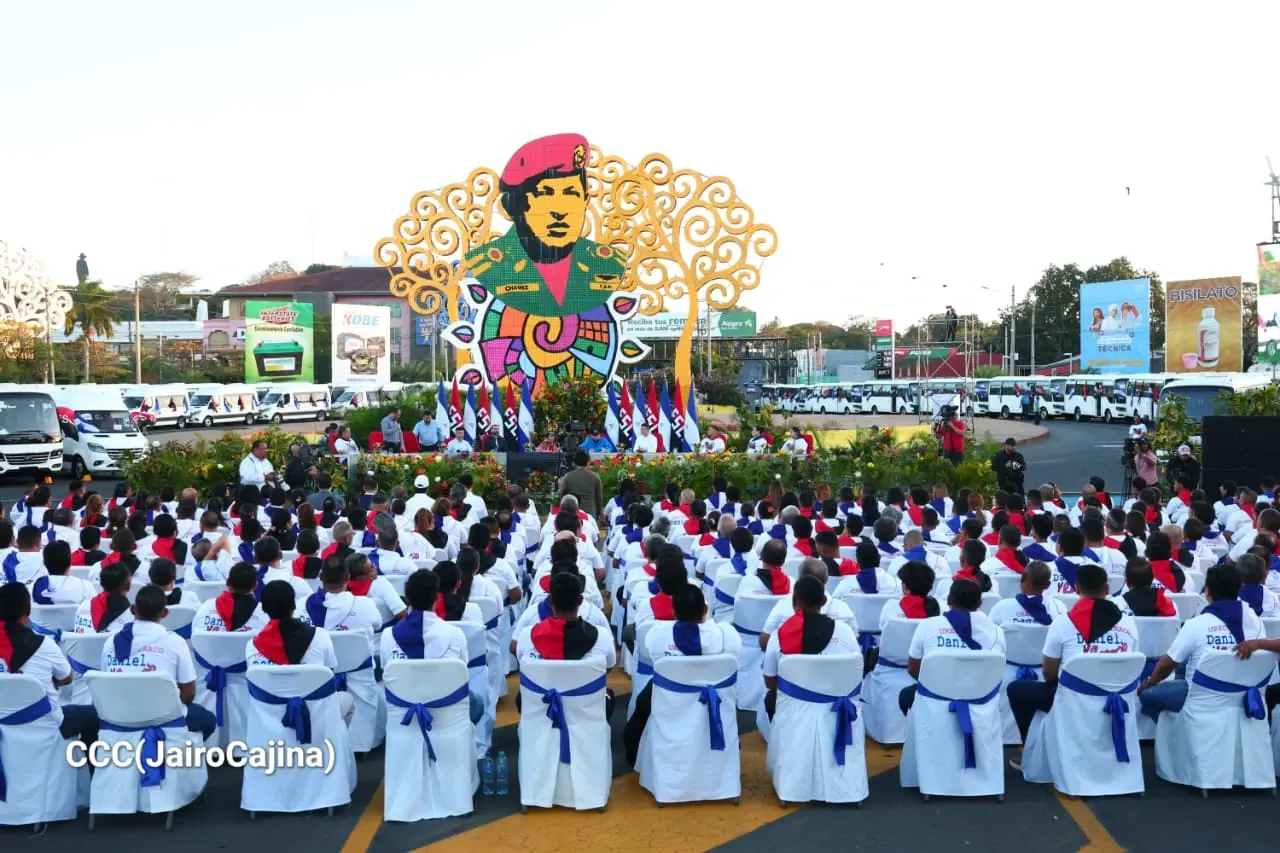 Cooperativas de Nicaragua reciben nuevas unidades de autobuses y microbuses de China