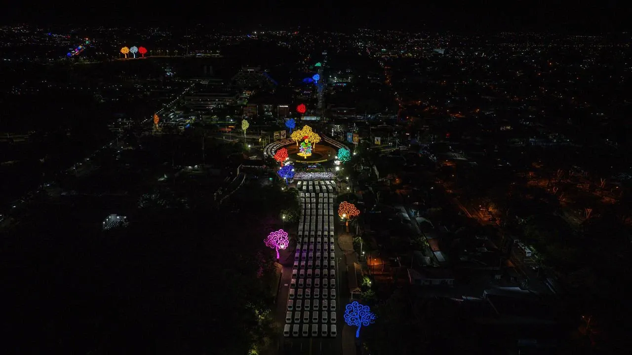 Cooperativas de Nicaragua reciben nuevas unidades de autobuses y microbuses de China