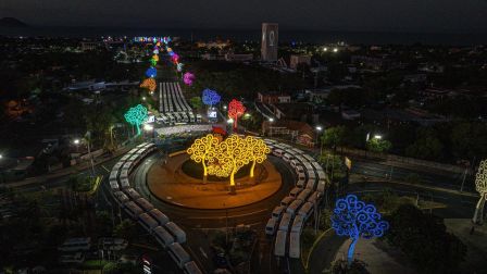 Cooperativas de Nicaragua reciben nuevas unidades de autobuses y microbuses de China