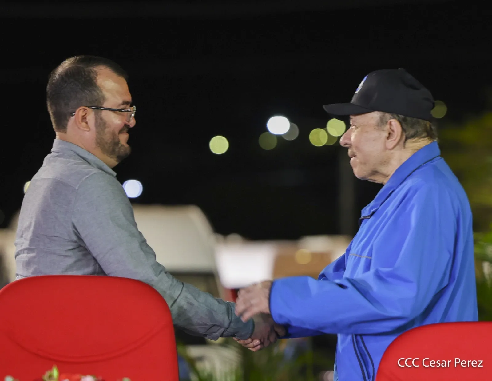 Cooperativas de Nicaragua reciben nuevas unidades de autobuses y microbuses de China