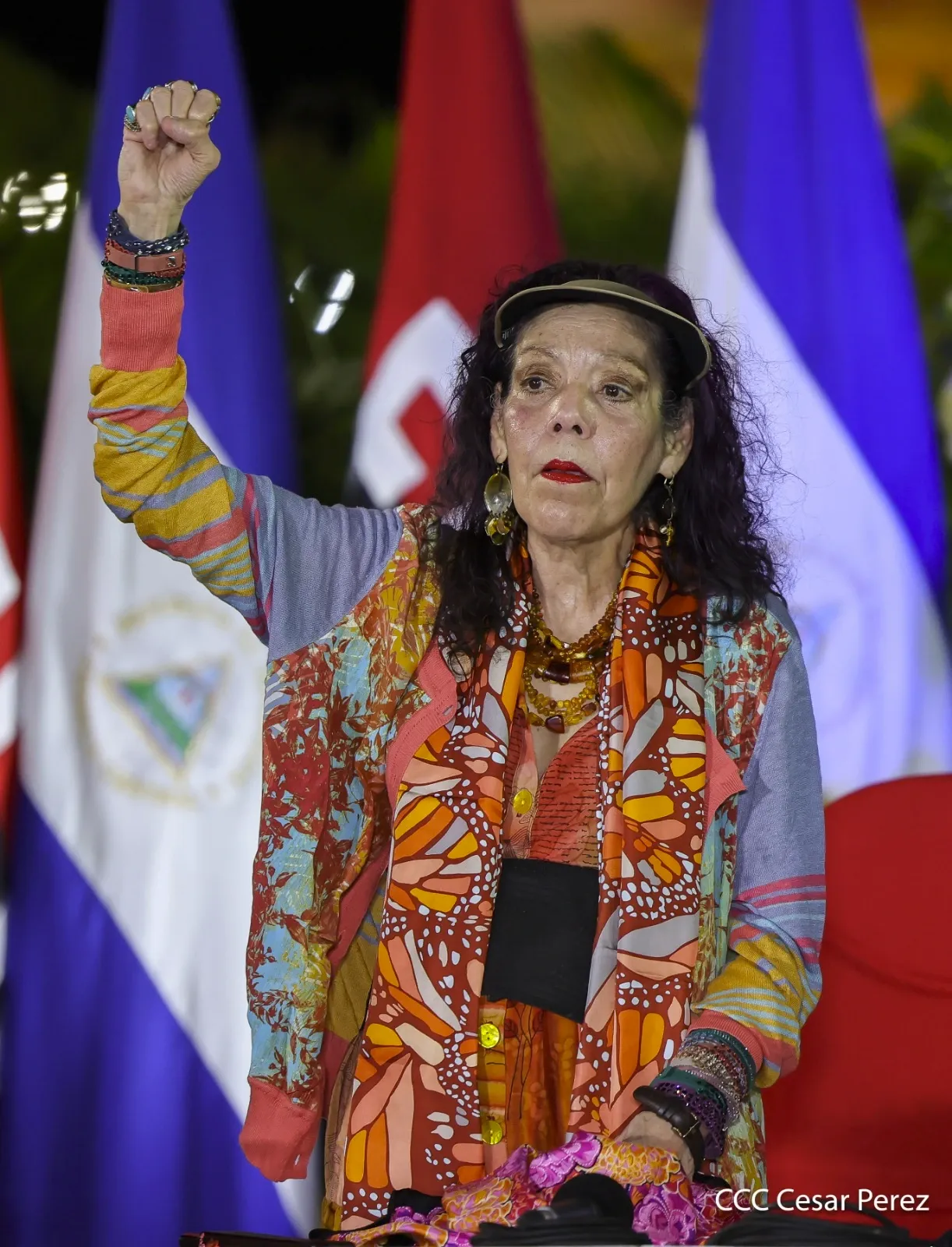 Cooperativas de Nicaragua reciben nuevas unidades de autobuses y microbuses de China