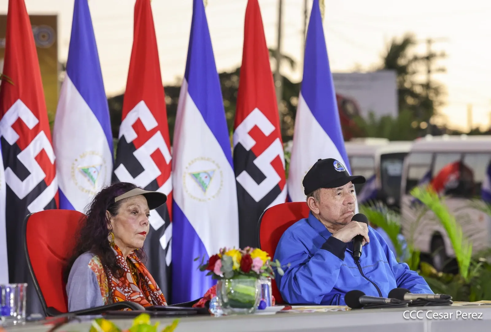 Cooperativas de Nicaragua reciben nuevas unidades de autobuses y microbuses de China